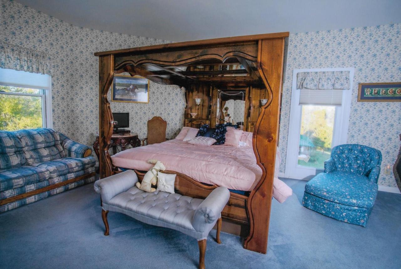 Rabbit Creek Bed & Breakfast Versailles Esterno foto