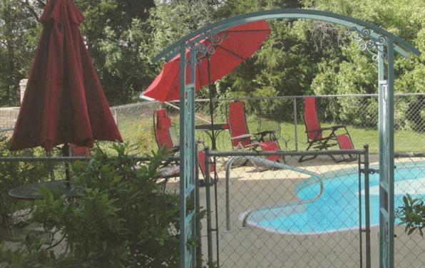 Rabbit Creek Bed & Breakfast Versailles Esterno foto